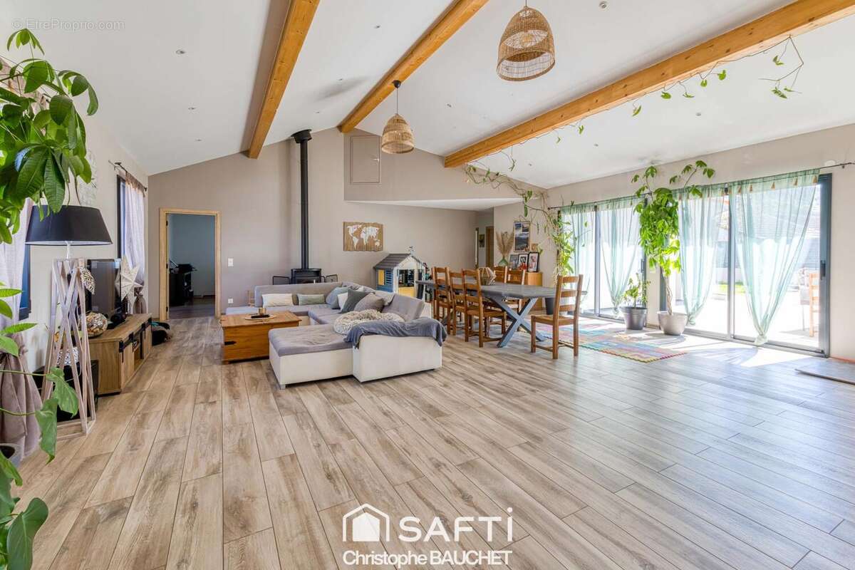 Maison 203 m² à Pressiat  - photo 6