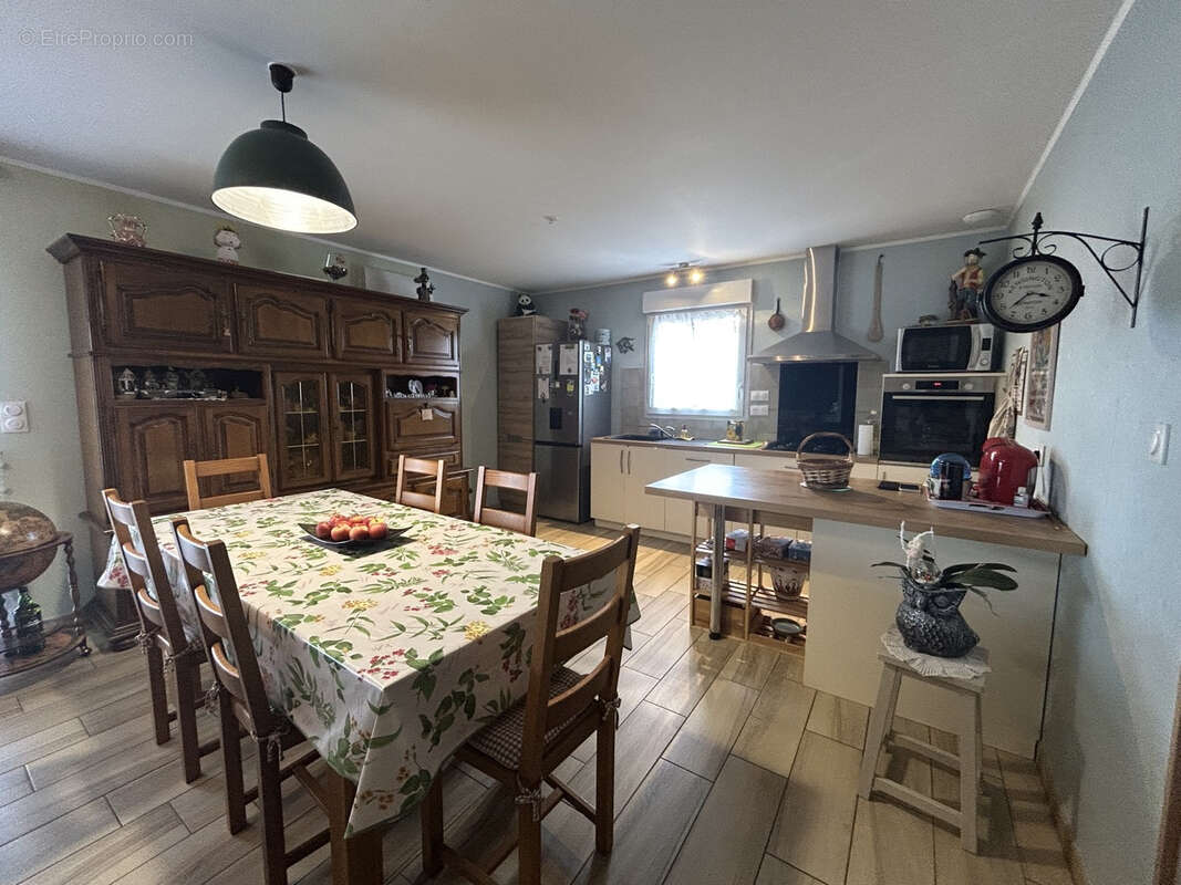 Maison à LAMONGERIE