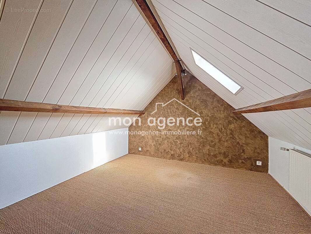 Maison à LA NEUVILLE-CHANT-D'OISEL