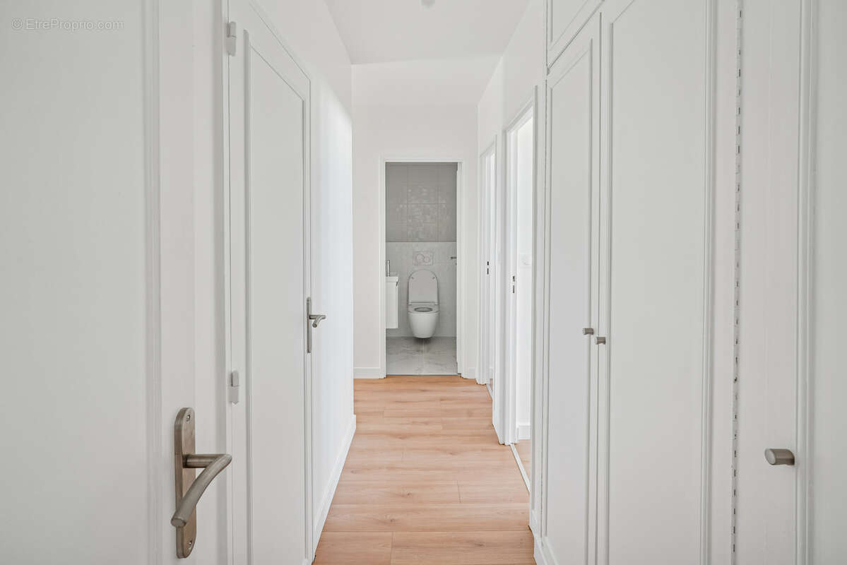 Appartement à COURBEVOIE