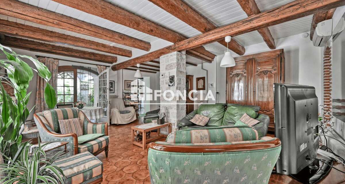 LUNEL-VIEL: Coup de coeur pour cette charmante maison de 150 m2 sur terrain de 813 m2 à 20 min des plages! - photo 7