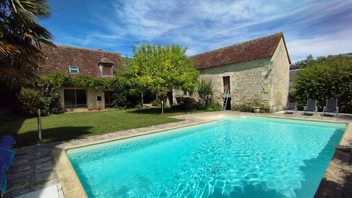 Maison à YZEURES-SUR-CREUSE