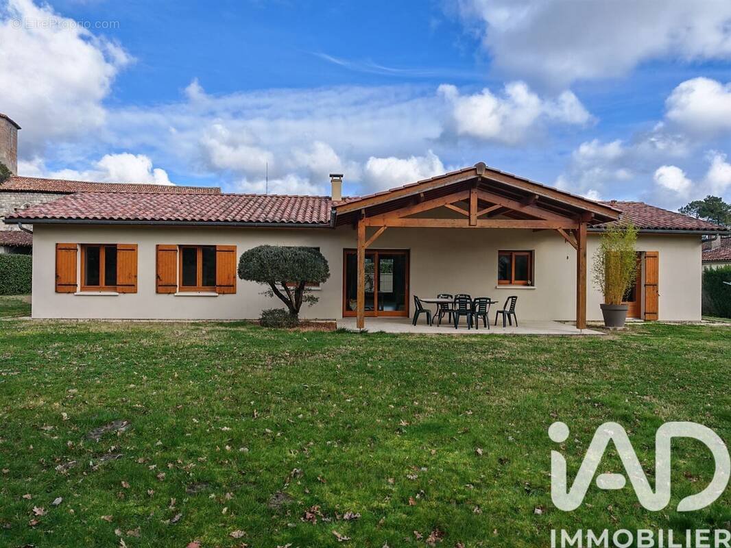Photo 1 - Maison à HOUEILLES