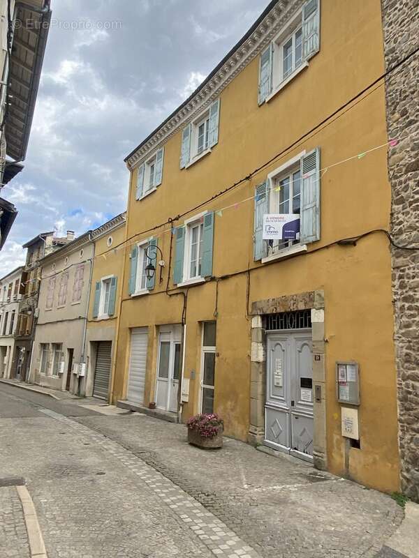 Appartement à CONDRIEU