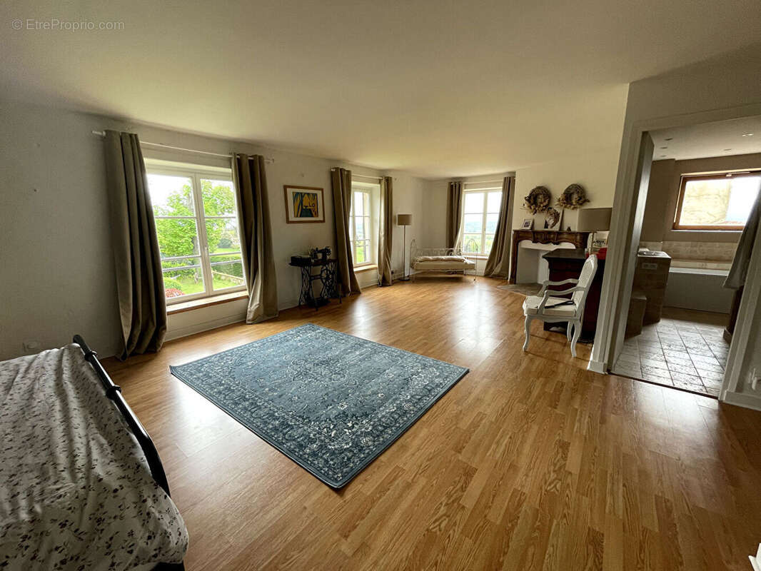 Maison à SAINT-GALMIER