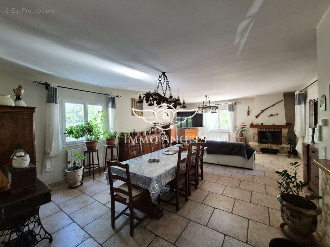 Maison à RIBAUTE-LES-TAVERNES