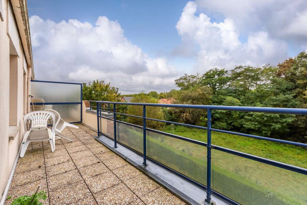 Appartement à AVION