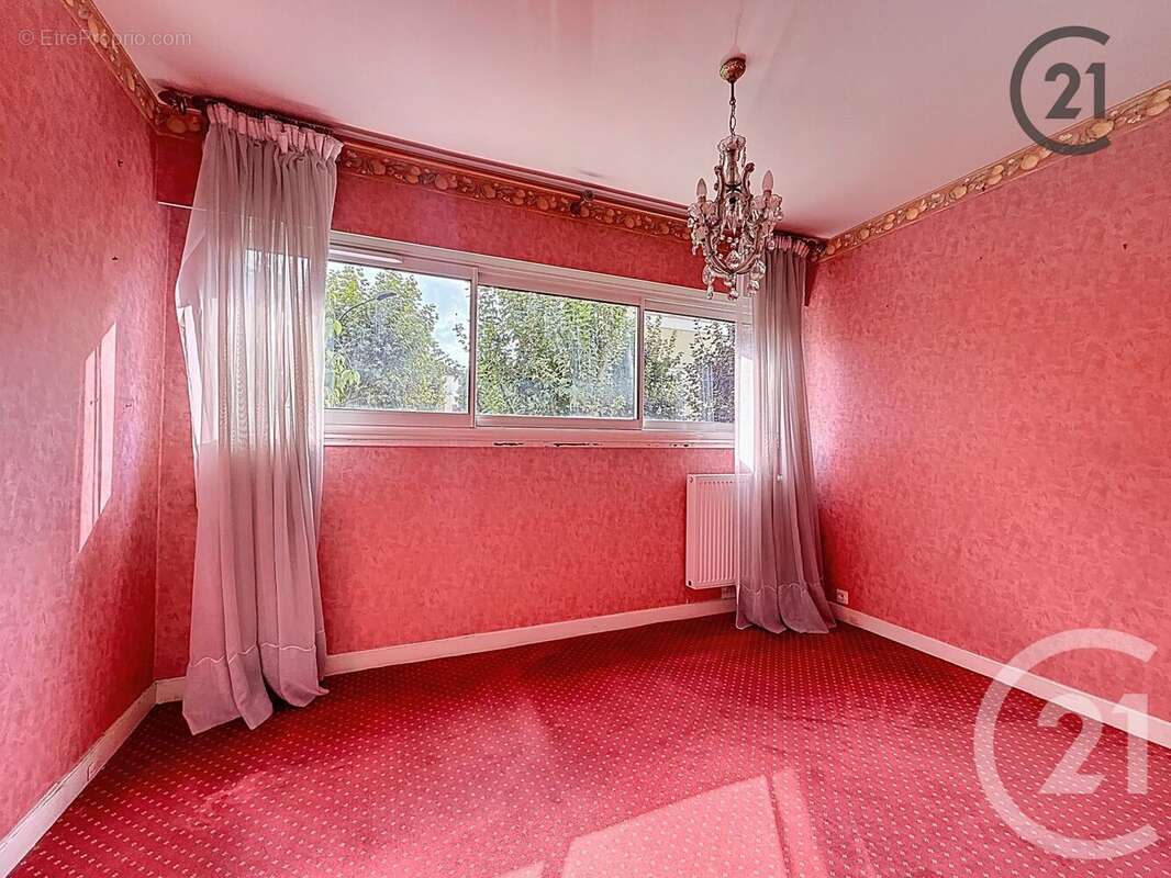 Appartement à COMBS-LA-VILLE