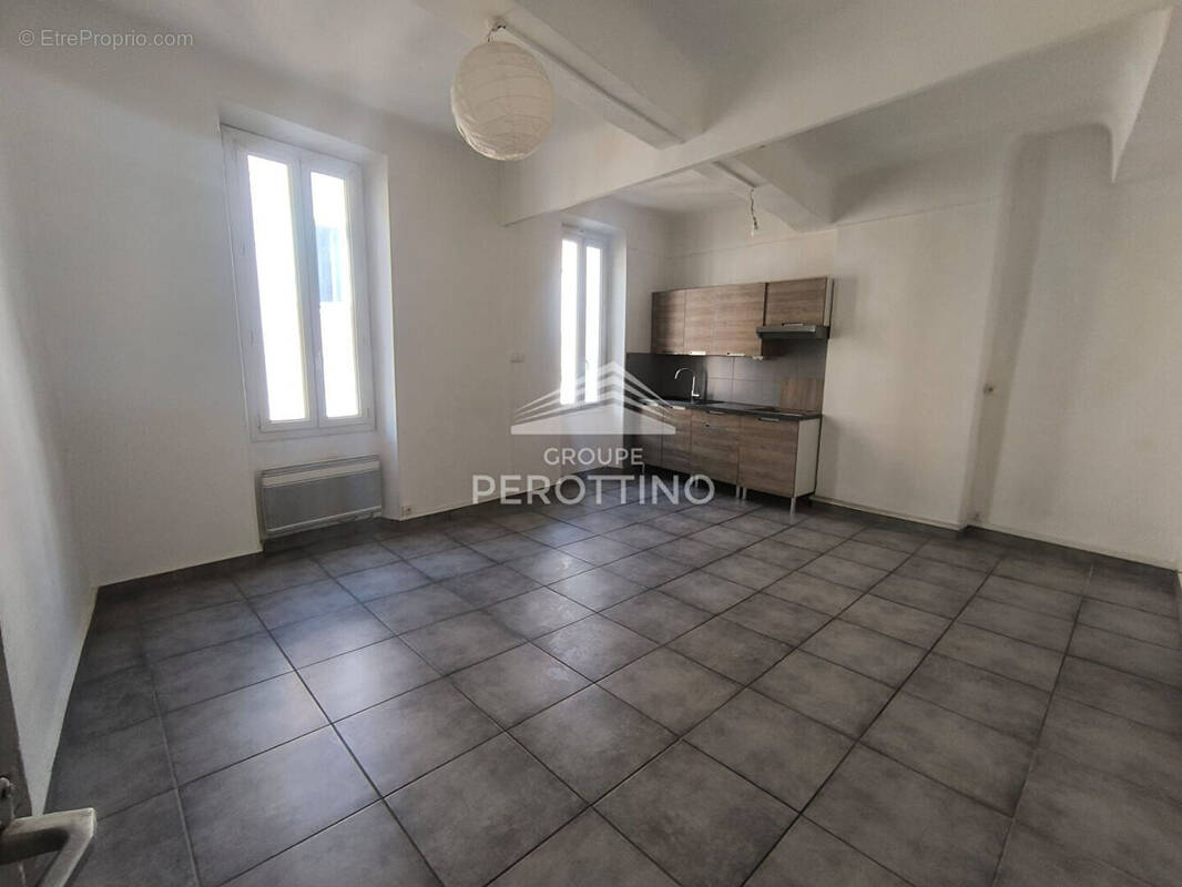 Appartement à ROQUEVAIRE