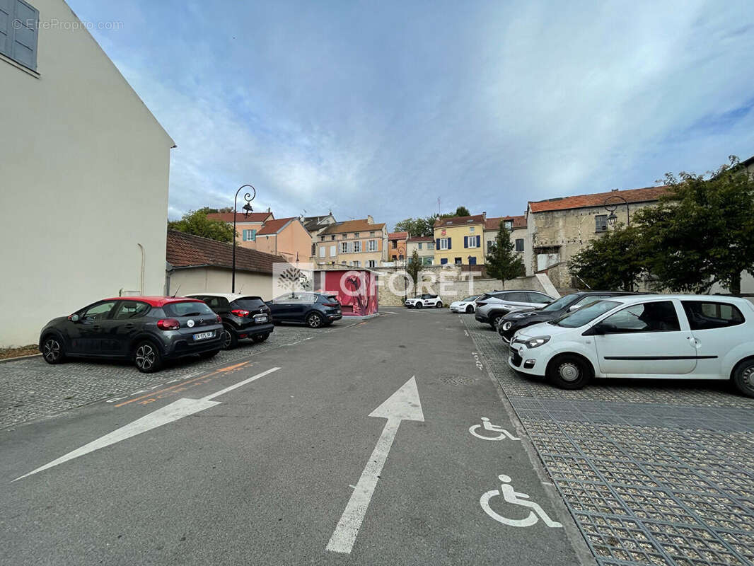 Commerce à CONFLANS-SAINTE-HONORINE