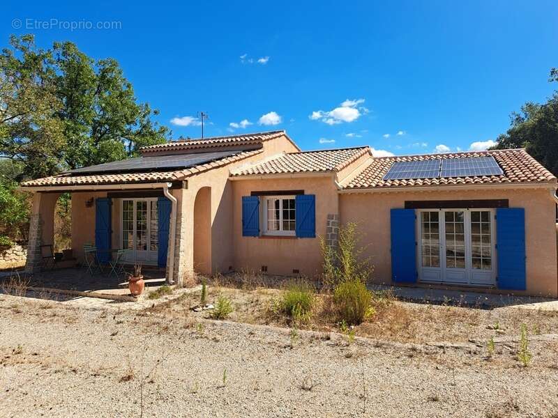 Maison à BAGNOLS-EN-FORET