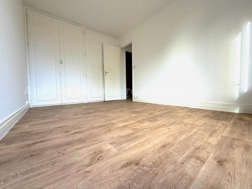 Chambre - Appartement à BRUNOY