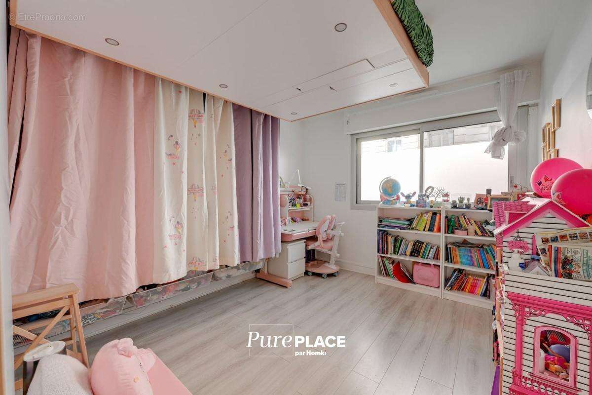Appartement à PARIS-15E