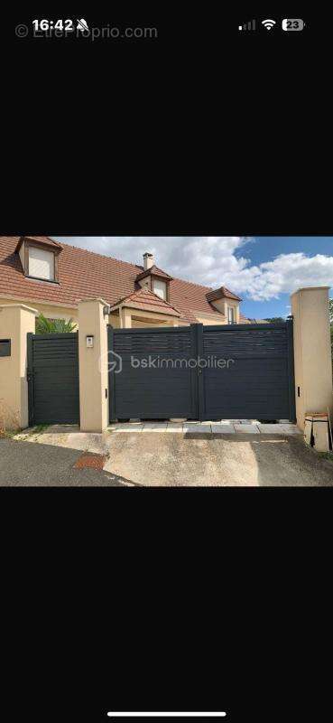 Maison à SAINT-PIERRE-DU-PERRAY