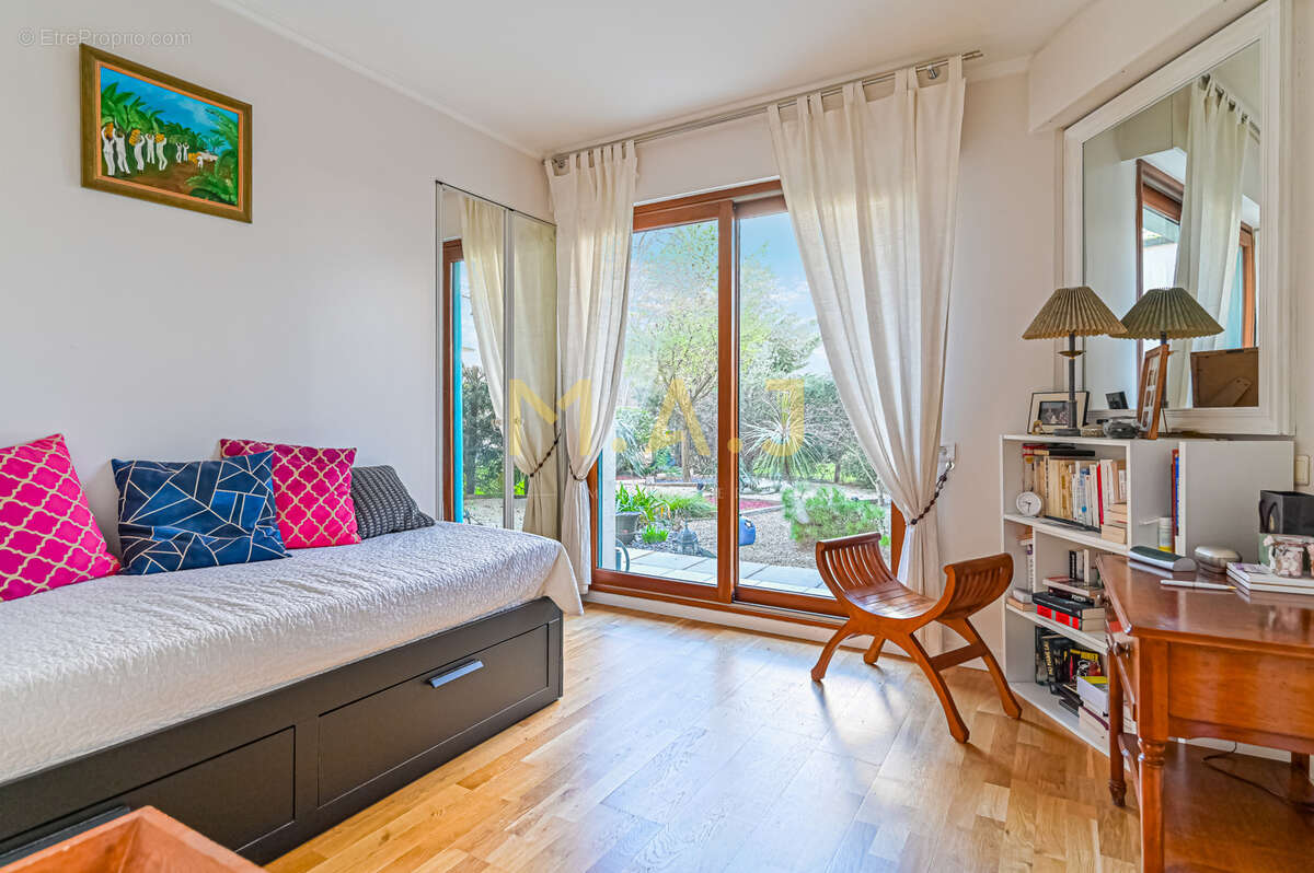 Appartement à LE PERREUX-SUR-MARNE