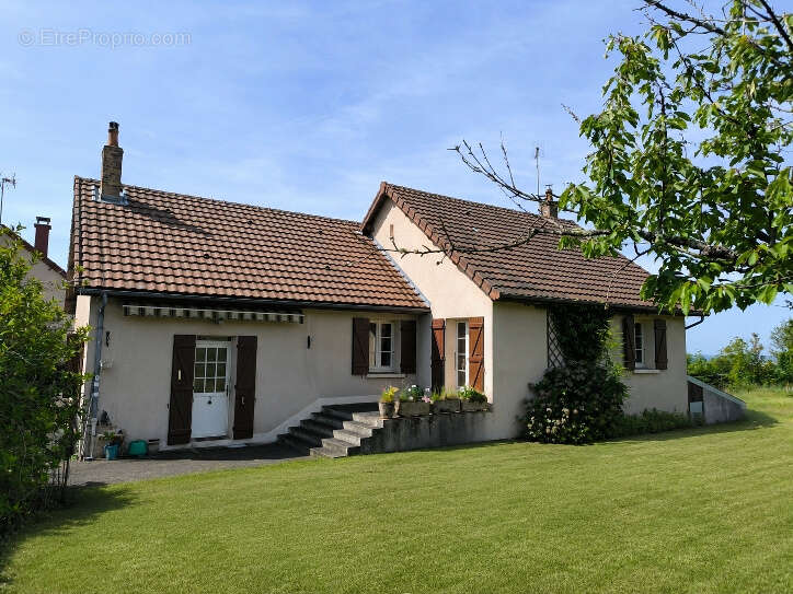Maison à SAINT-PEREUSE