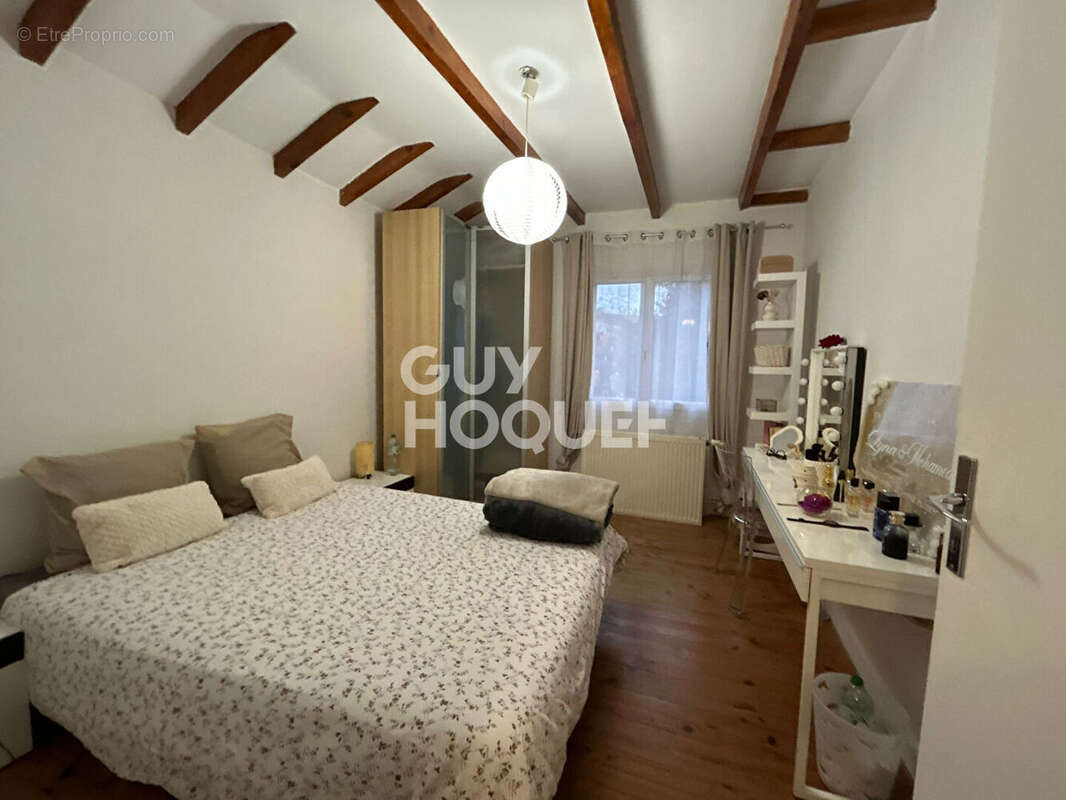 Maison à PIERRE-BENITE