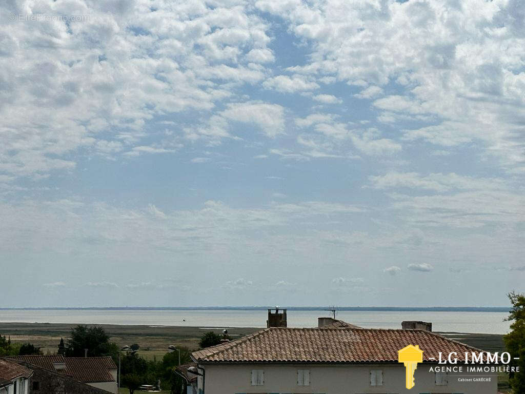 Maison à MORTAGNE-SUR-GIRONDE