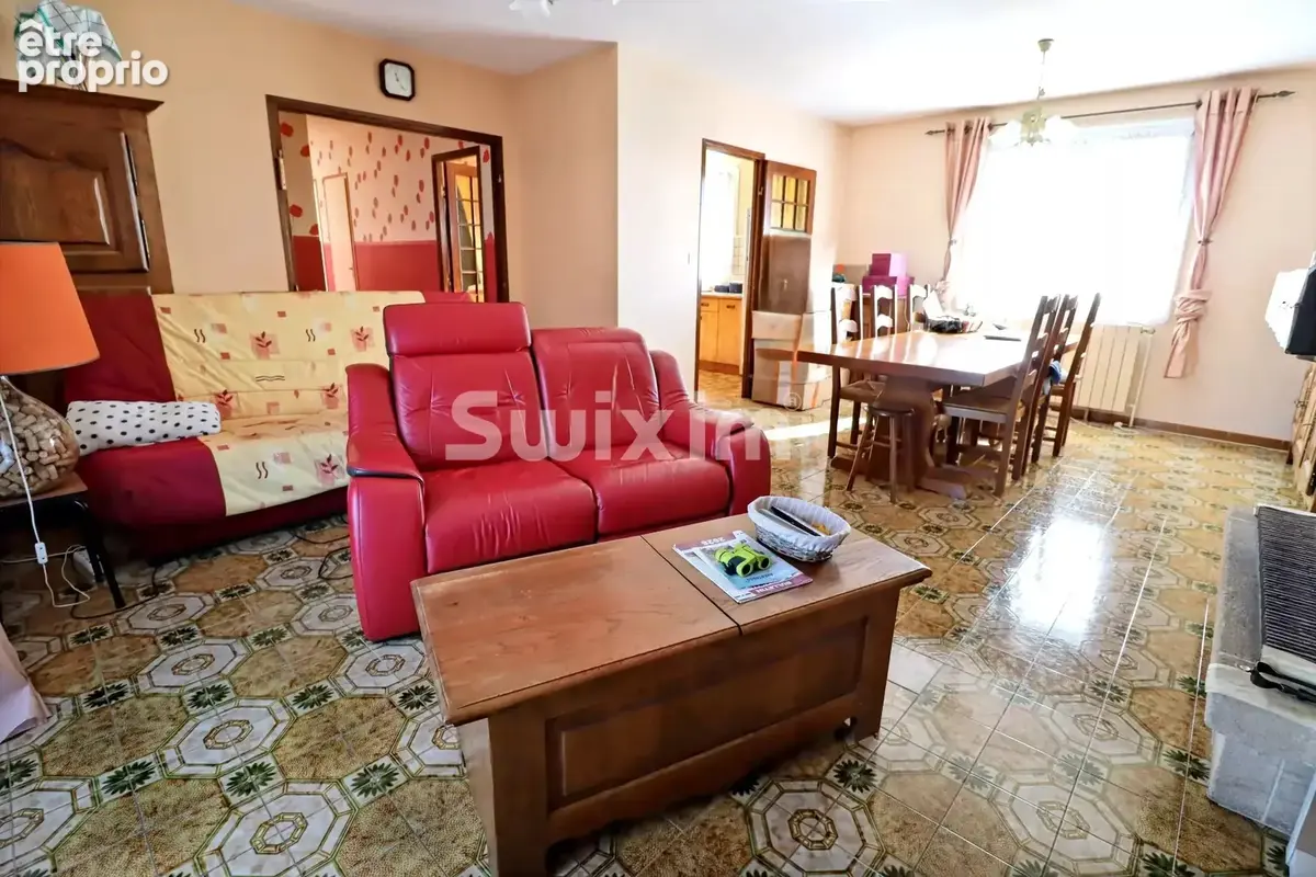 Maison familiale avec terrain arboré de 1 484 m² - photo 5