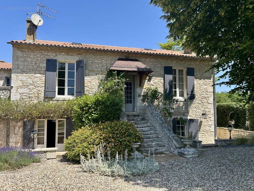 Maison 200 m² à Ribagnac  - photo 7