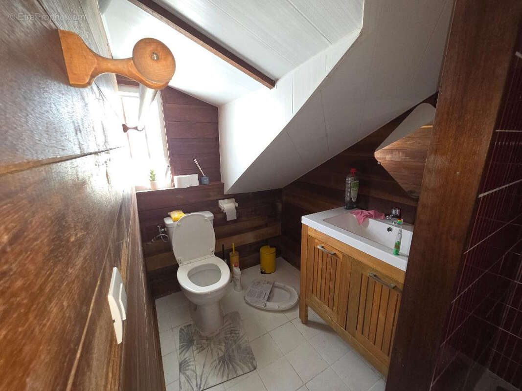 Maison à REMIRE-MONTJOLY