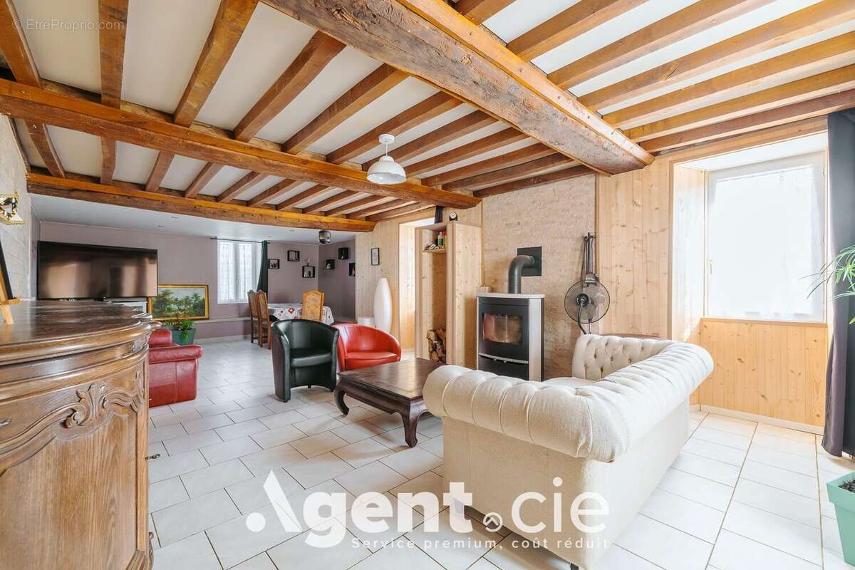 Maison à SAINTE-MARGUERITE-D'ELLE