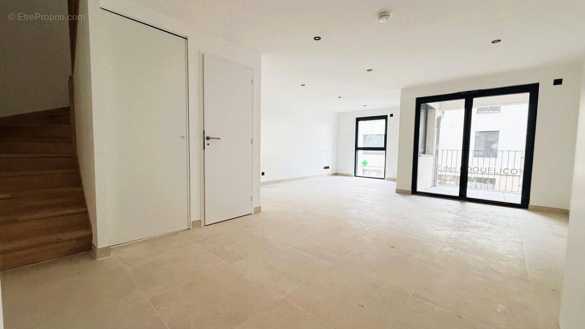 Photo 1 - Appartement à LA TOUR-DE-SALVAGNY