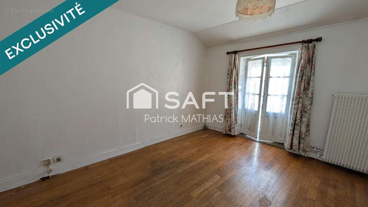 Maison 102 m² à Villeneuve-Sur-Yonne  - photo 2