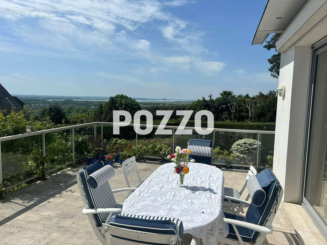 A Vendre -  AVRANCHES (Le Val Saint Père) - Maison  6 pièce(s) 160 m² - Vue sur le MONT ST MICHEL . - photo 3
