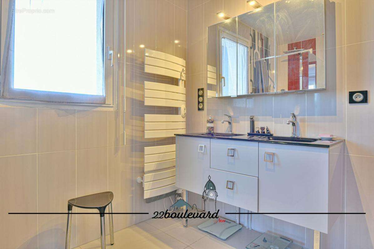 Maison 213 m² à Panazol  - photo 10