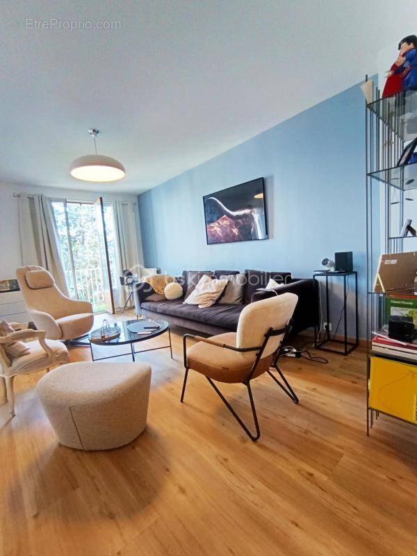 Appartement à SAINT-CYR-SUR-LOIRE