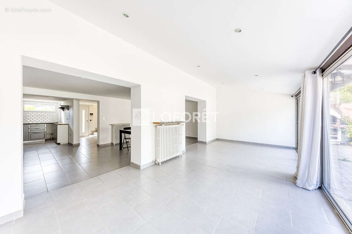 Maison Gretz Armainvilliers 5 pièce(s) 124 m2 - photo 2