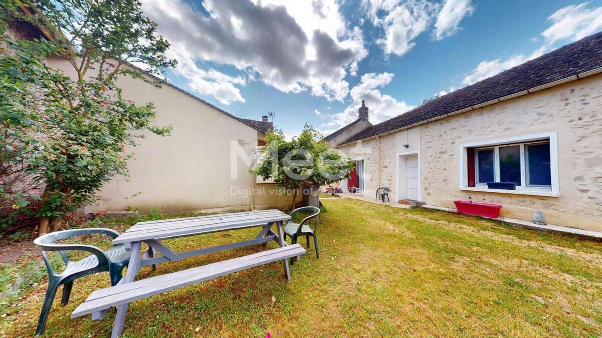 Maison à ESMANS