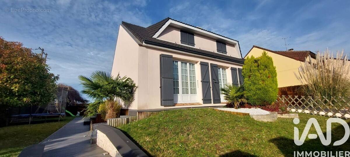 Photo 1 - Maison à CLAYE-SOUILLY