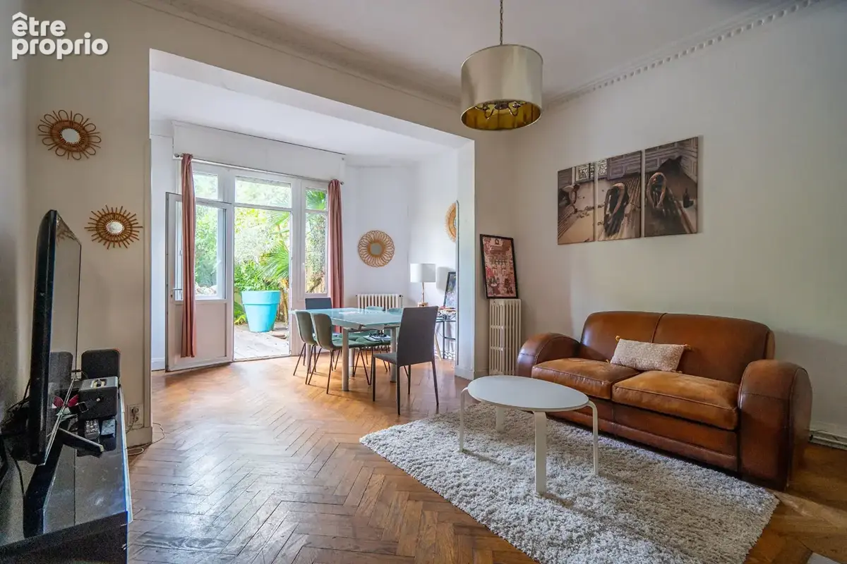 Le Bouscat / Parc Bordelais - Maison en pierre de 124 m², 4 chambres, jardin / terrasse, balcon et cave - photo 3