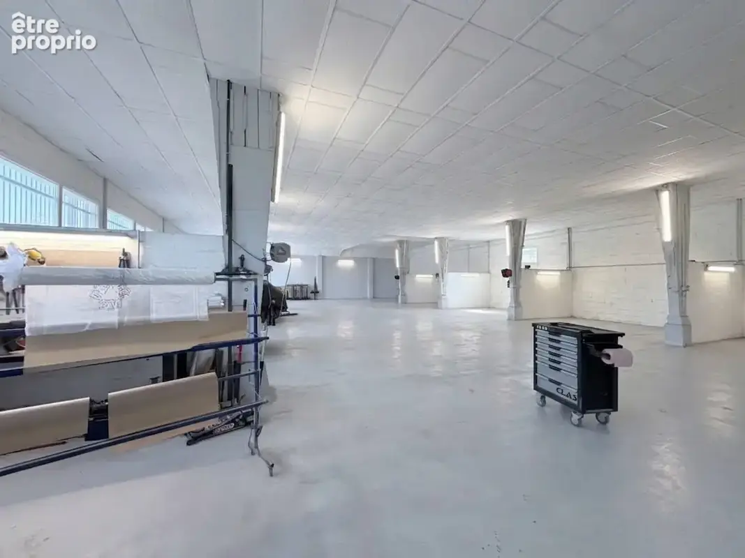 Bâtiment + garages - photo 2