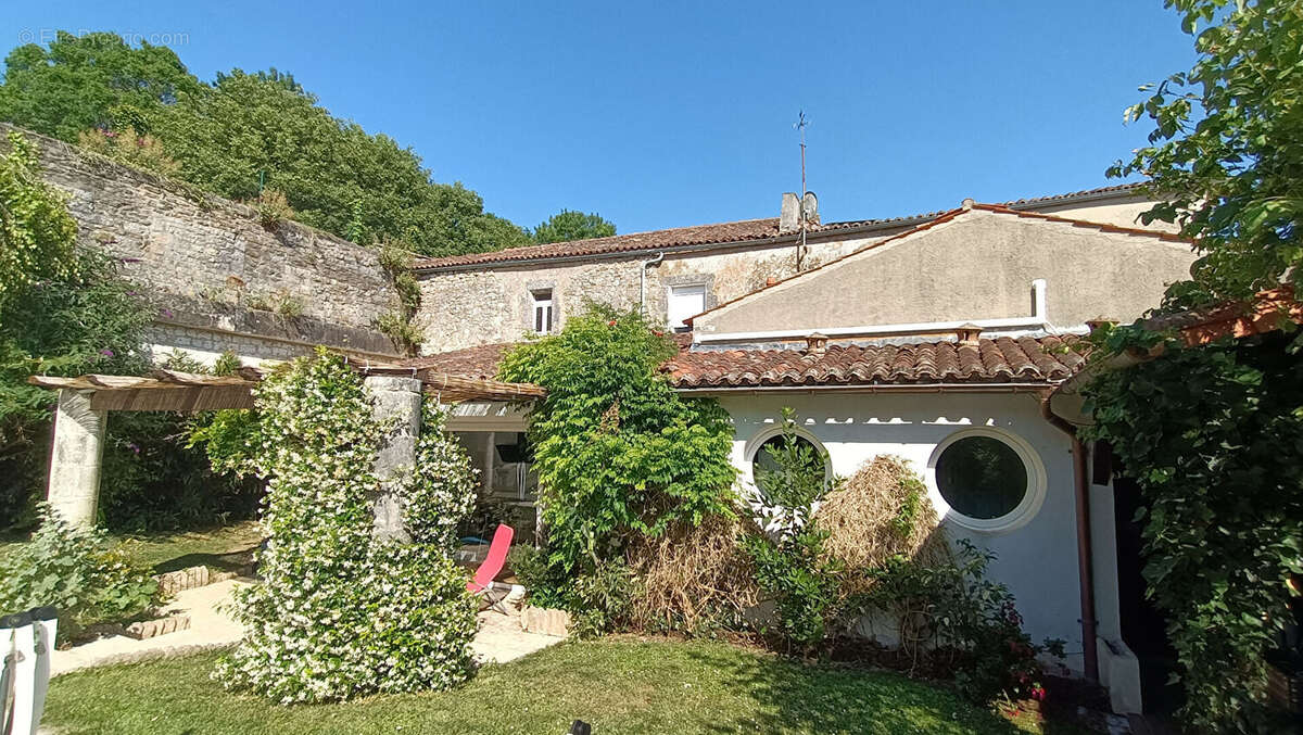 Maison à TONNAY-CHARENTE