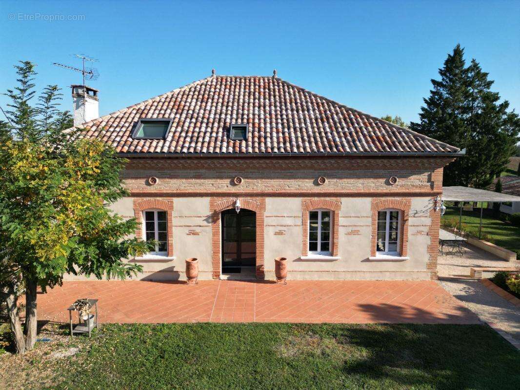 Maison à ENDOUFIELLE