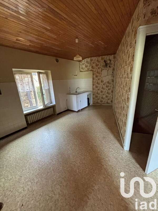 Maison 180 m² à La Valla-En-Gier  - photo 7