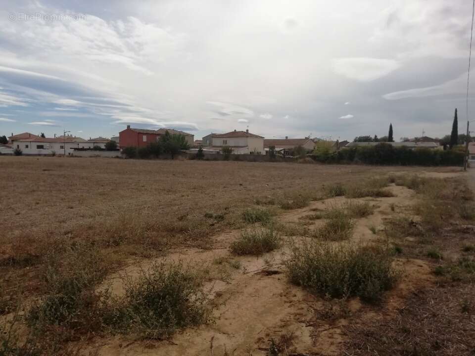 Terrain à LIGNAN-SUR-ORB
