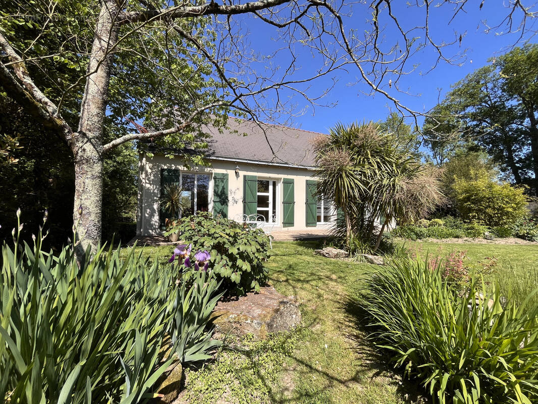 Maison à SAINT-ETIENNE-DE-MONTLUC