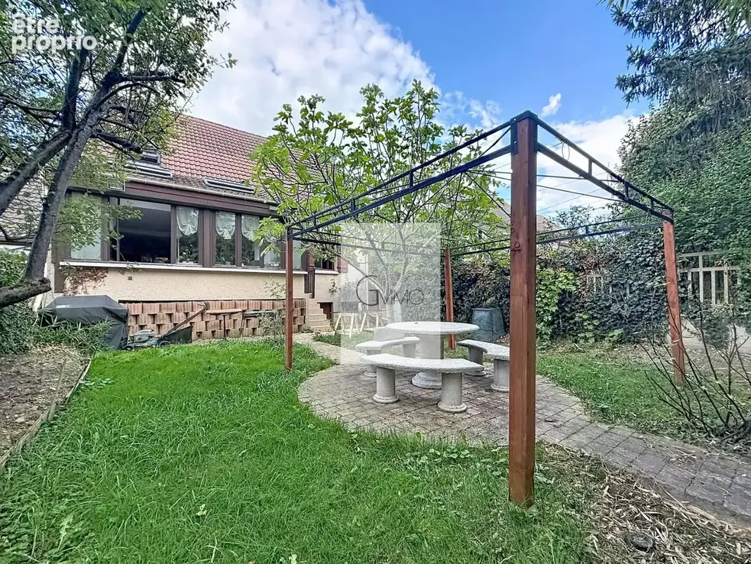 Maison à L'HAY-LES-ROSES