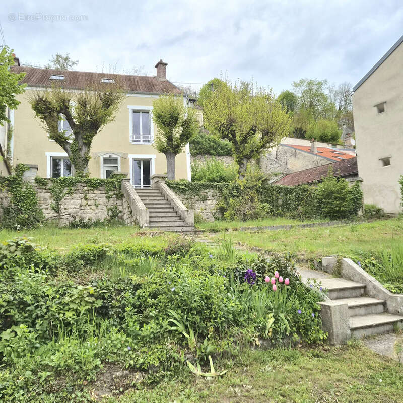 Maison à AUVERS-SUR-OISE
