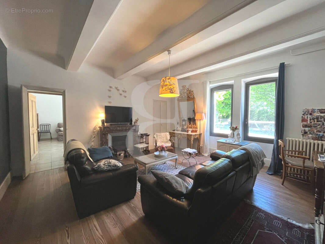 Maison à L'ISLE-SUR-LA-SORGUE