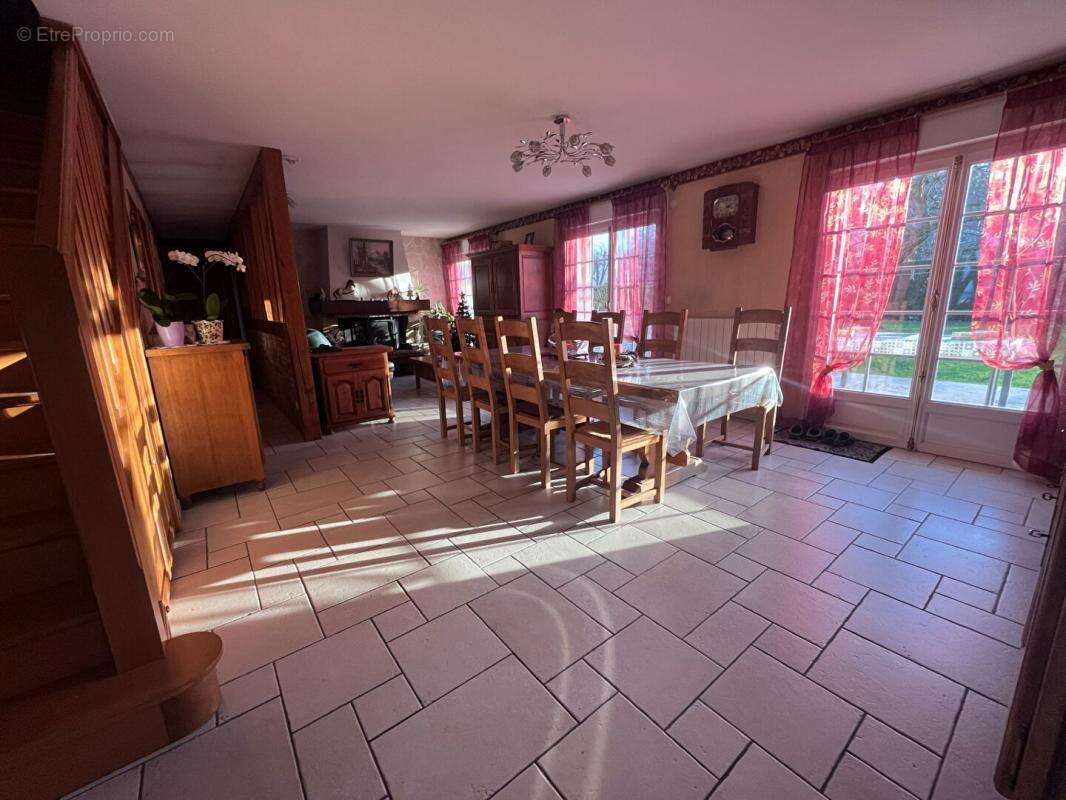 Maison à COURCELLES-LES-GISORS