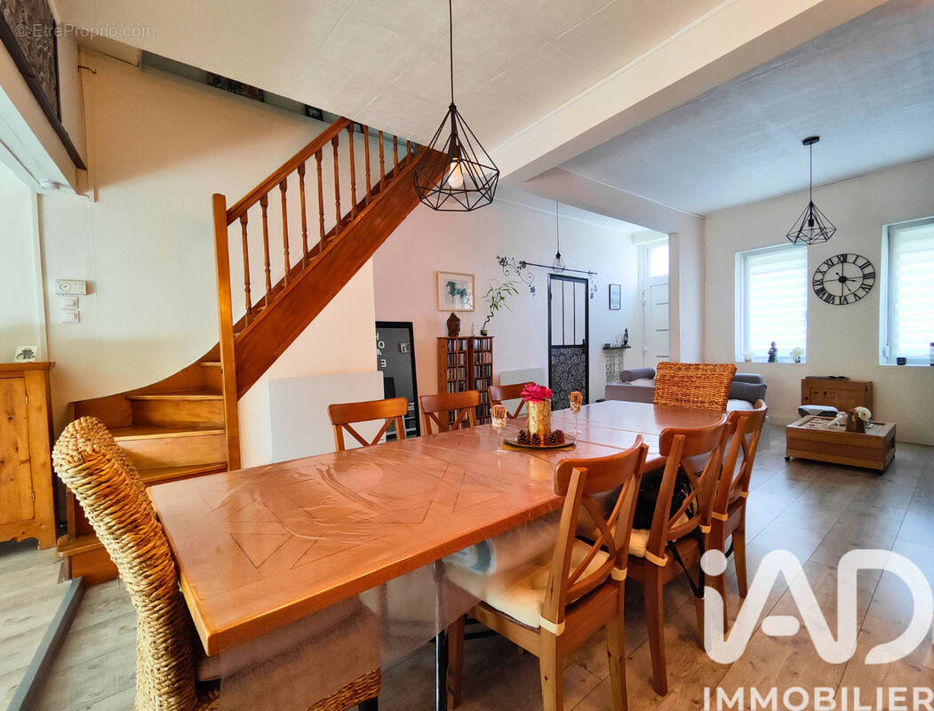 Photo 1 - Maison à SIN-LE-NOBLE