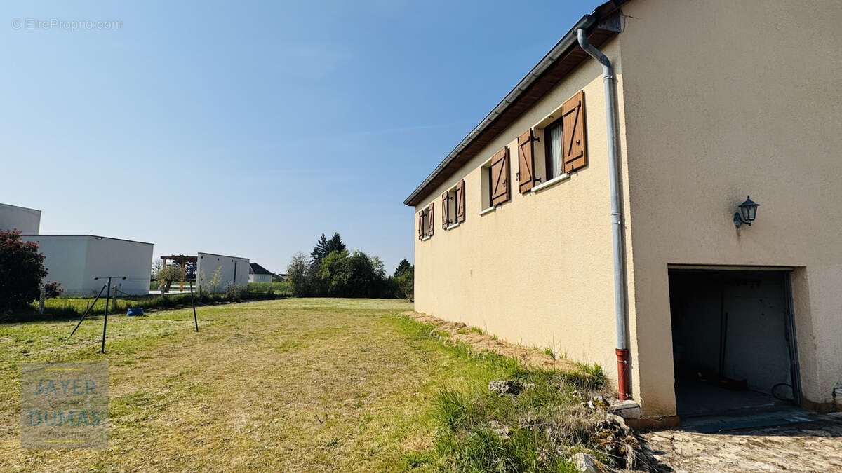 Maison à SASSENAY