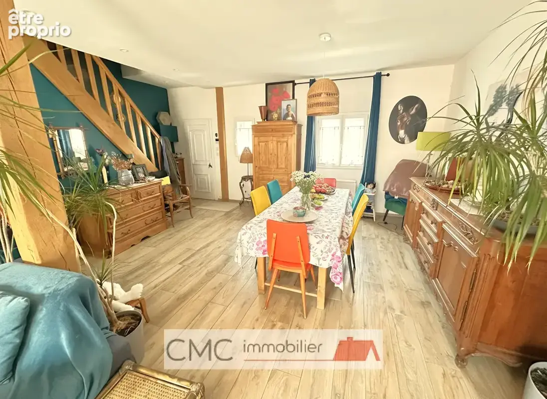 Luce-luisant   une maison lumineuse aux beaux volumes, avec jardin et grands espaces annexes ! - photo 4