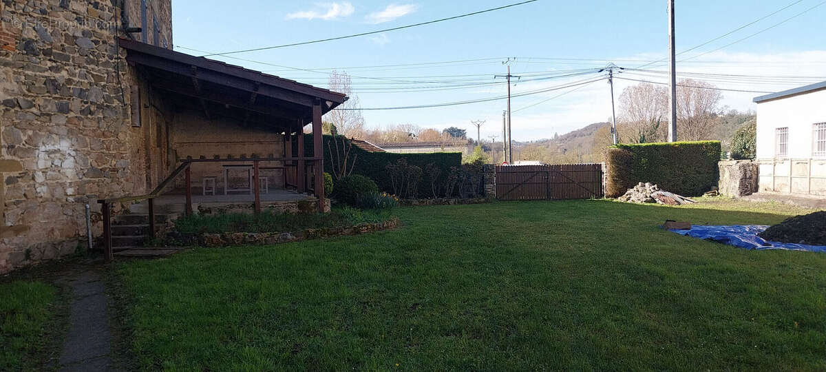 Maison à PONT-EVEQUE