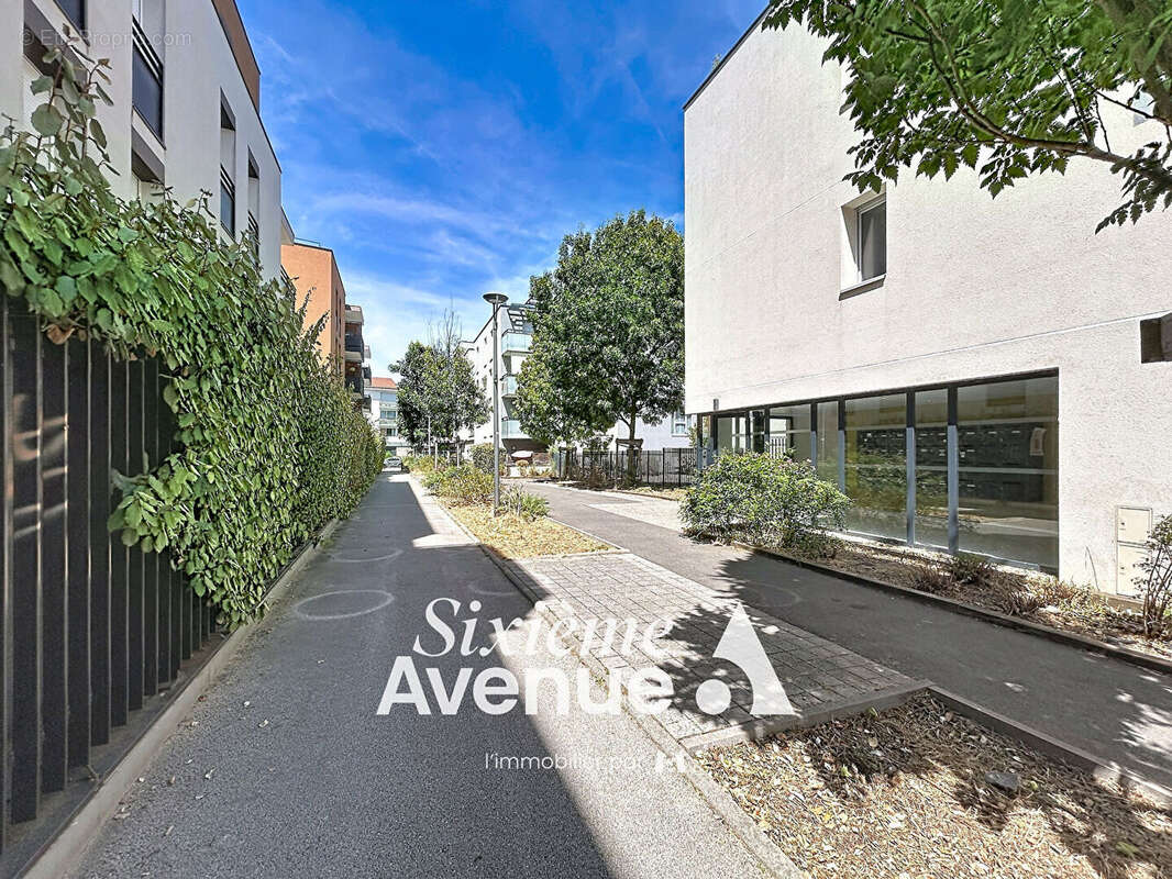 Appartement à MEYZIEU